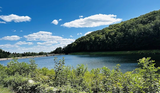 The Pinnacle Overlook – Panoramic view from The Pinnacle, one of the best places to go near me in Pennsylvania for hiking and nature photography.