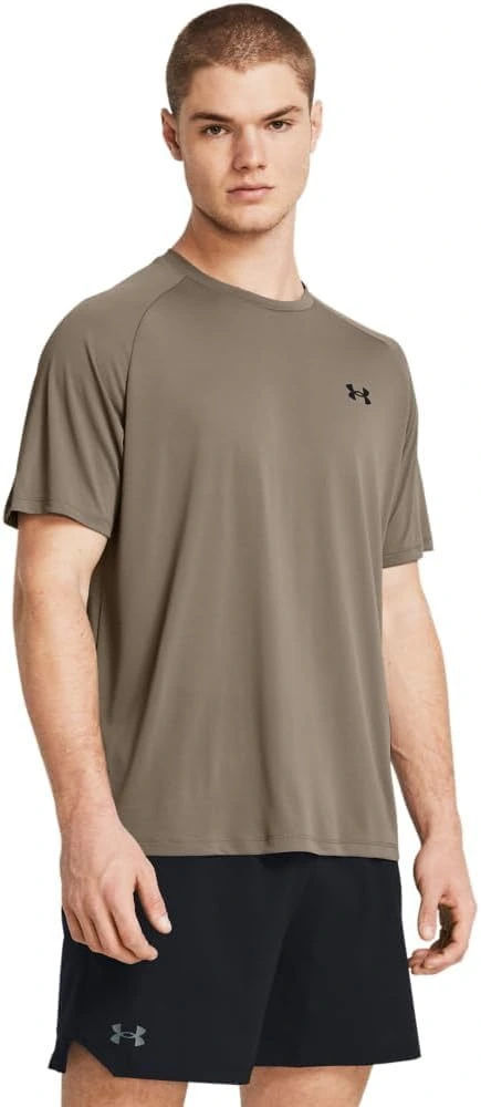 Under Armour Men's UA Tech T-Shirt, moisture-wicking workout wear for staying comfortable while enjoying the benefits of gym exercise.