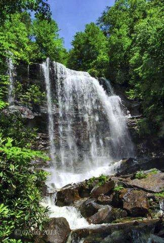 Glen Onoko Falls Trail – Challenging waterfall hike at Glen Onoko, a once-adventurous places to go near me in Pennsylvania for hiking.